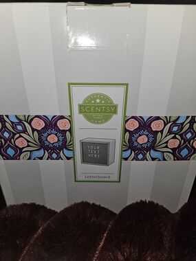 Scentsy Cream and Brown Letterboard – Decorative Home Accent Wax Warmer